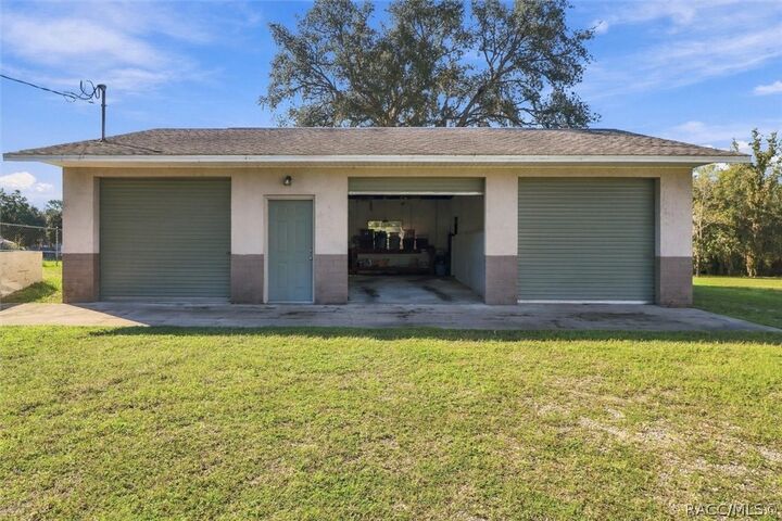 Property Photo:  650 E Wacker Street  FL 34442 