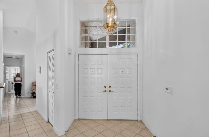 Property Photo: 12850 Oak Knoll Drive FL 33418