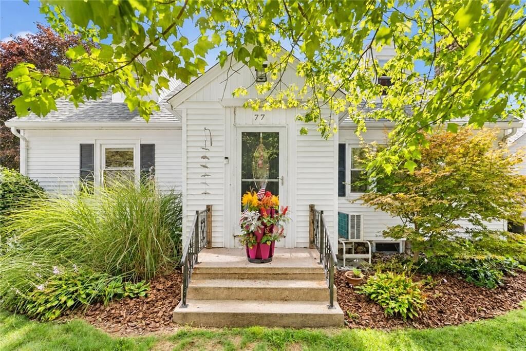 Property Photo: 77 Narragansett Avenue RI 02891