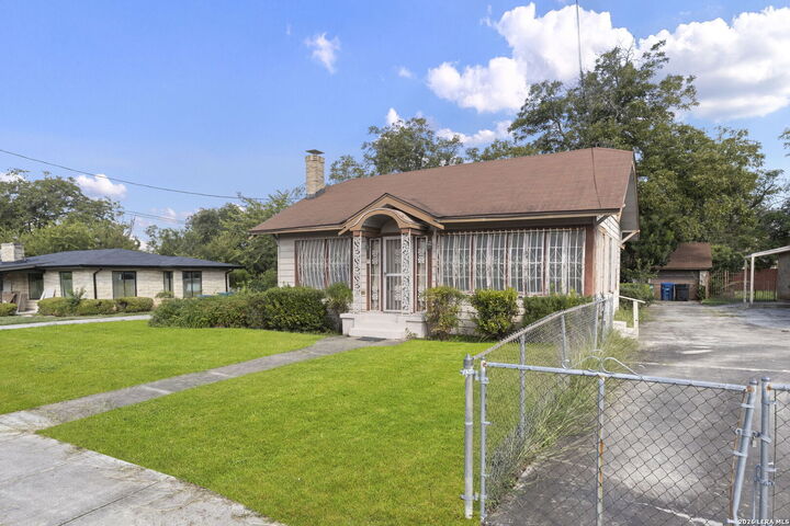 Property Photo:  231 Dumoulin Ave  TX 78210 