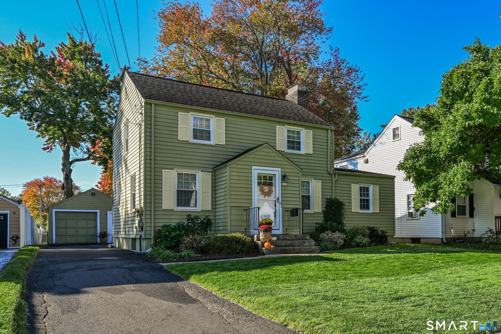 Property Photo:  127 Edgemere Avenue  CT 06110 