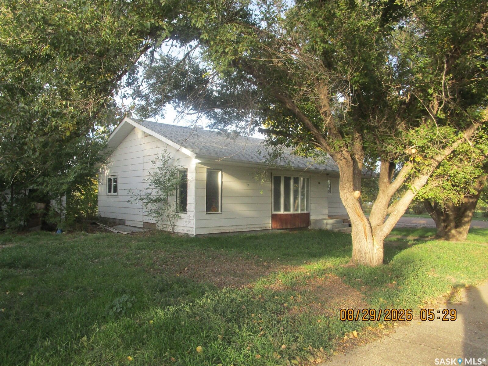 Property Photo:  13 3rd Street E  SK S0H 0B0 