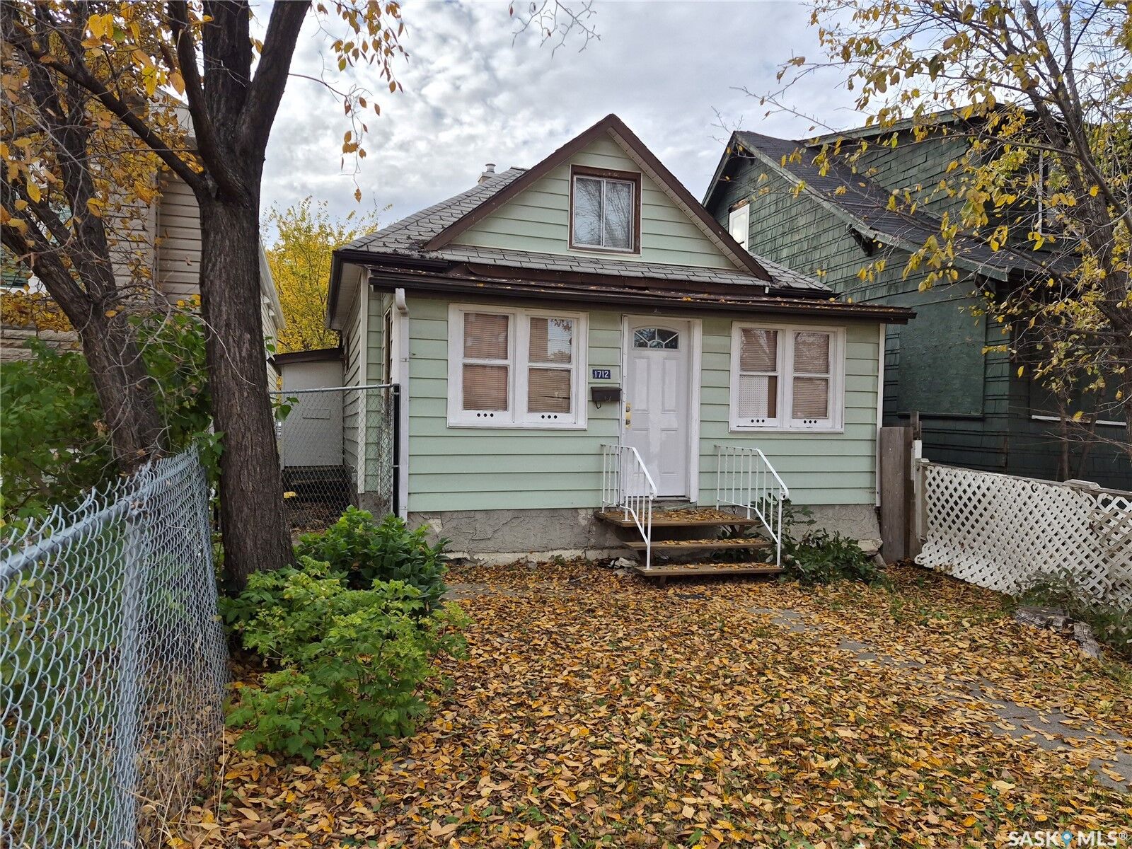 Property Photo:  1712 Toronto Street  SK S4P 1M4 