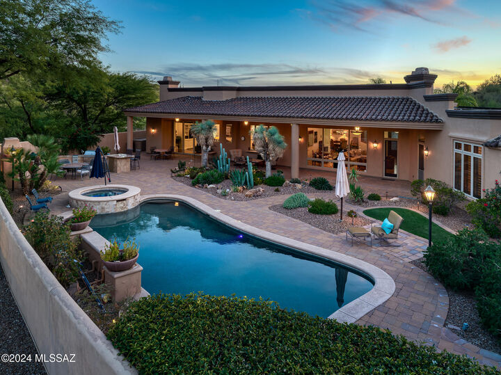 Property Photo:  5043 N Marlin Canyon Place  AZ 85750 