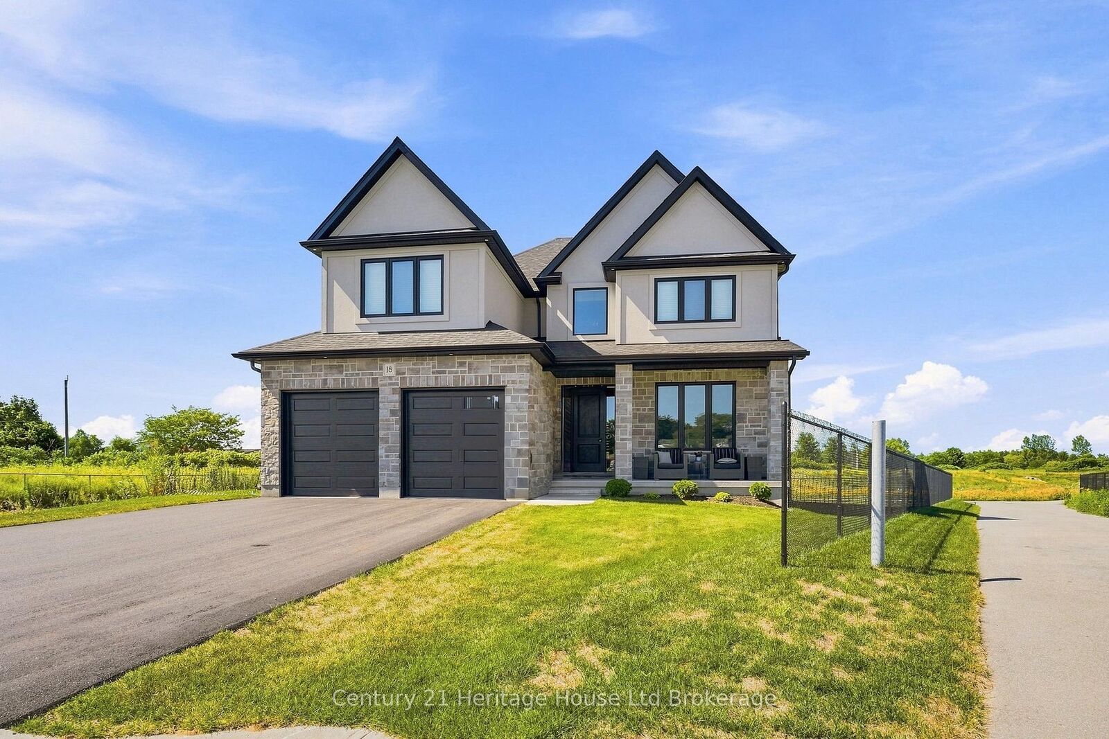 Property Photo:  18 Thompson Court  ON N4G 0G3 