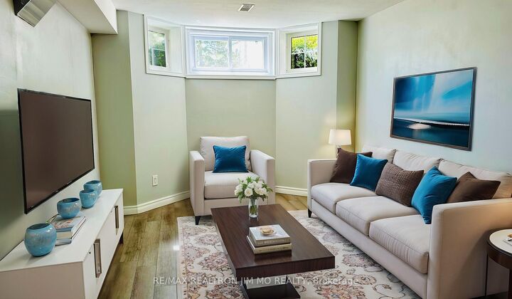 Property Photo:  288 Parkwood Avenue Lower  ON L4P 2X3 