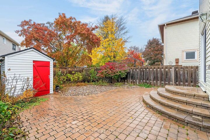 Property Photo:  1475 Deavy Way  ON K1E 2W7 