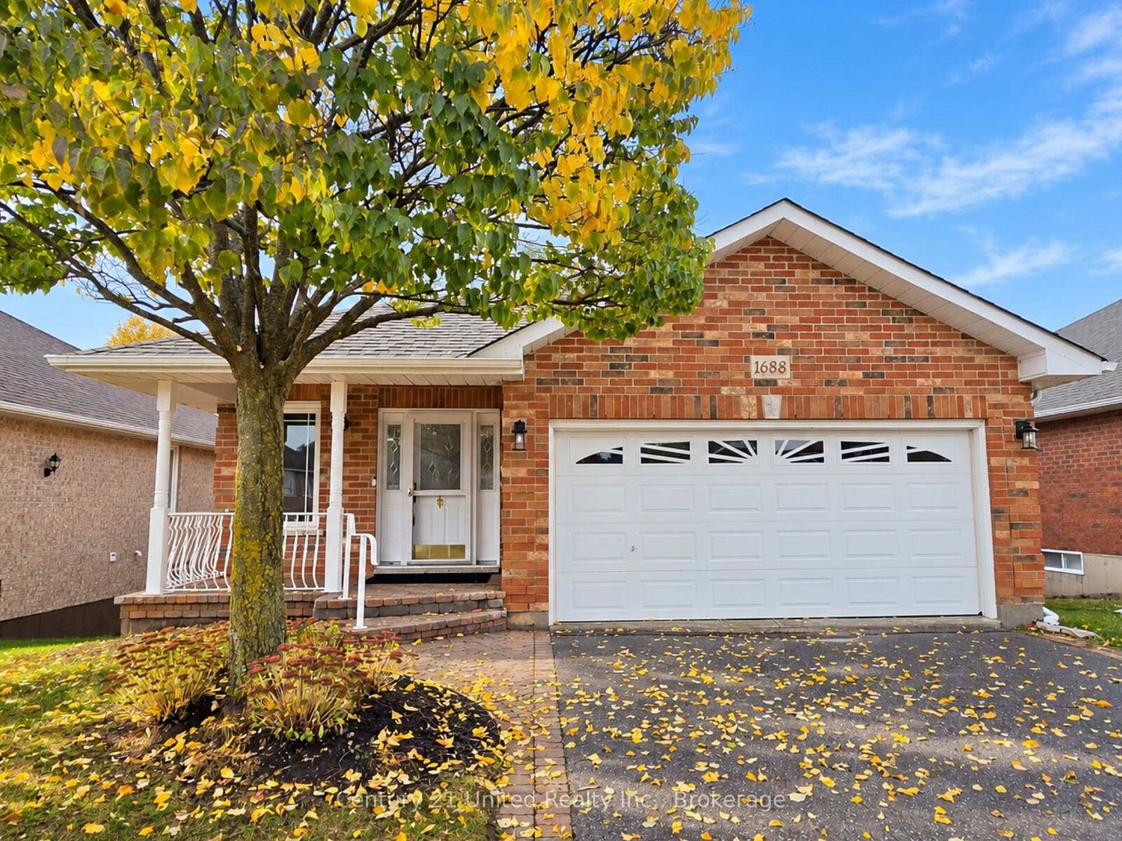 Property Photo: 1688 Glenforest Boulevard ON K9K 2L5