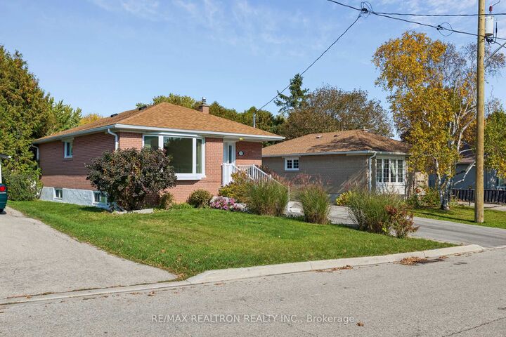 Property Photo:  253 Silverbirch Drive  ON L3Y 2Z6 