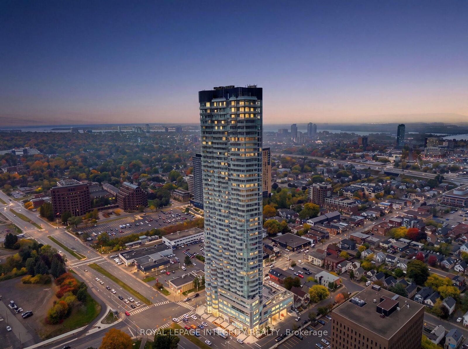 Property Photo:  805 Carling Avenue 4005  ON K1S 5W9 