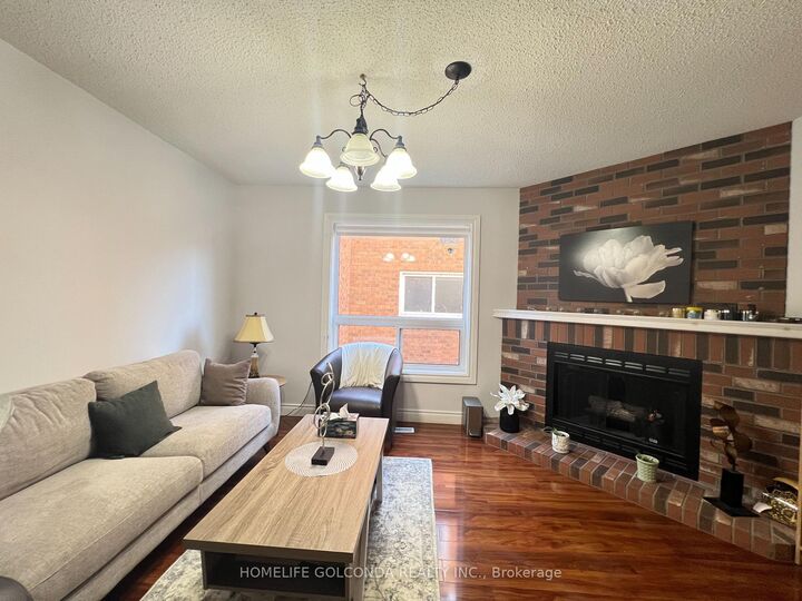 Property Photo:  2541 Scarth Court  ON L5M 5L2 