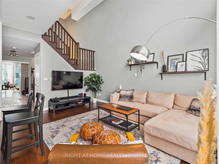 Property Photo:  223 Webb Drive 3101  ON L5B 0E8 