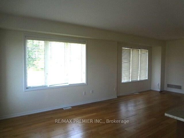 Property Photo:  8273 Tulip Tree Drive 17  ON L2H 3S8 