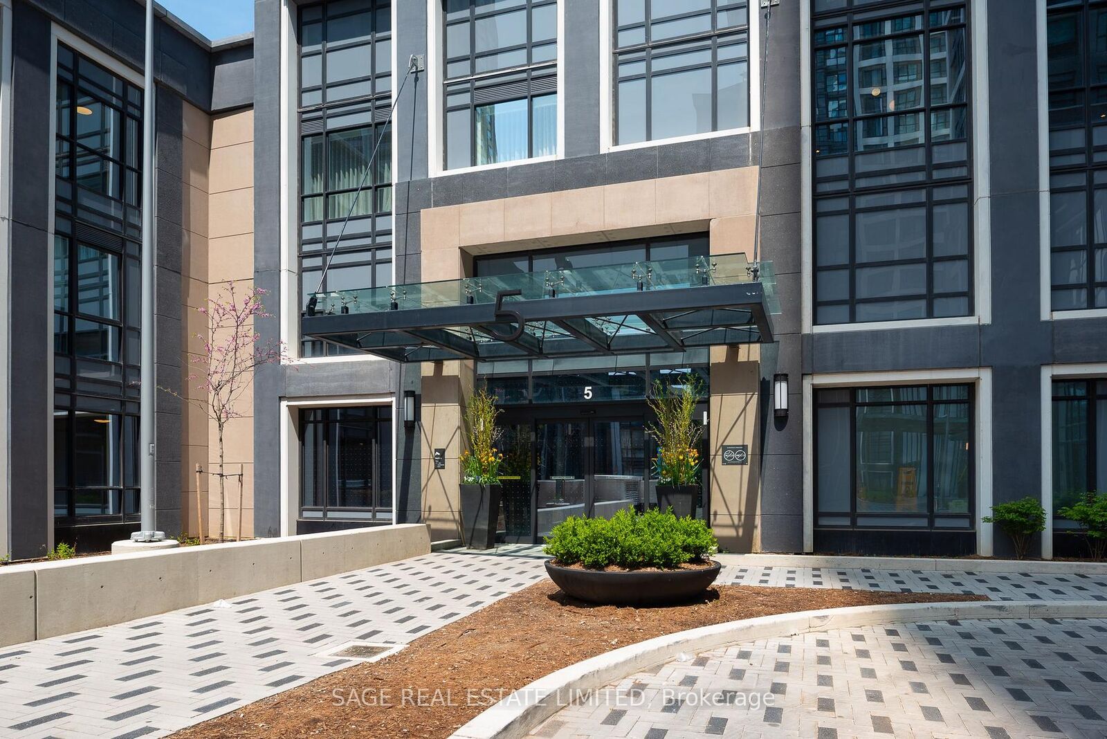 Property Photo: 5 Mabelle Avenue 834 ON M9A 0C8