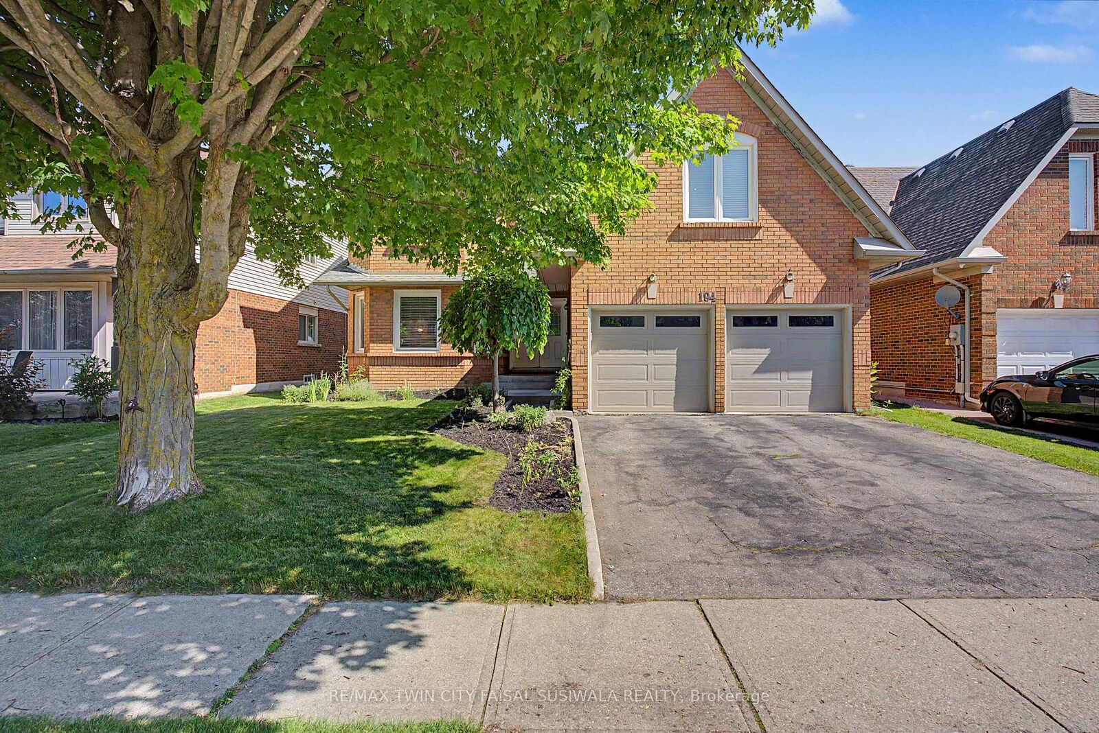 Property Photo:  194 Glenvalley Drive  ON N1T 1R2 