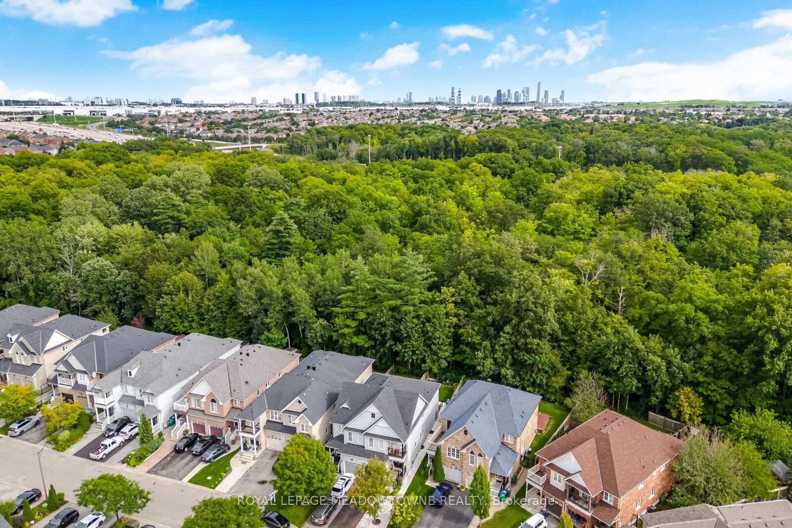 Property Photo:  6623 Blackheath Upper Ridge  ON L5W 1Z7 