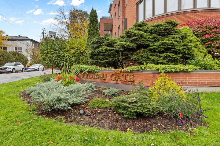 Property Photo:  959 North River Road 211  ON K1K 3V3 