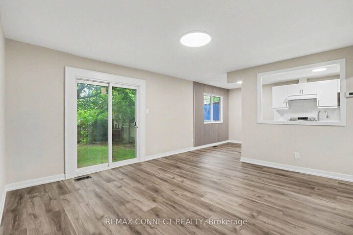 Property Photo:  43 Tybalt Crescent  ON K2H 8J6 