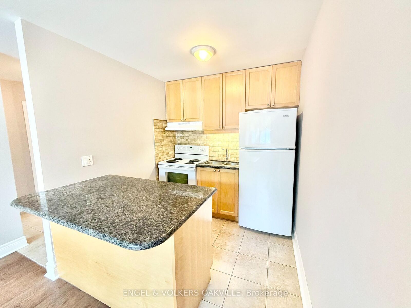Property Photo:  90 Twenty Fifth Street 35  ON M8V 3P9 