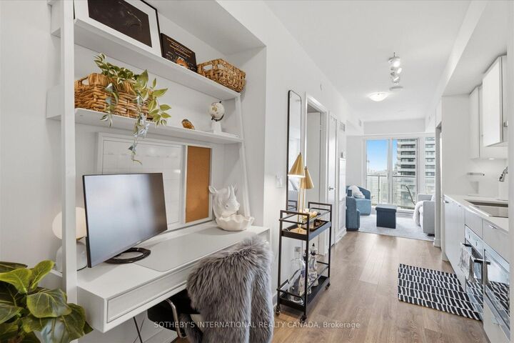 Property Photo:  195 Redpath Avenue 2307  ON M4P 0E4 