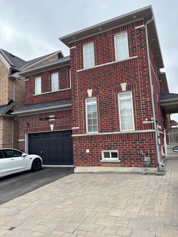 Property Photo:  5496 Meadowcrest Avenue Main  ON L5M 0W3 