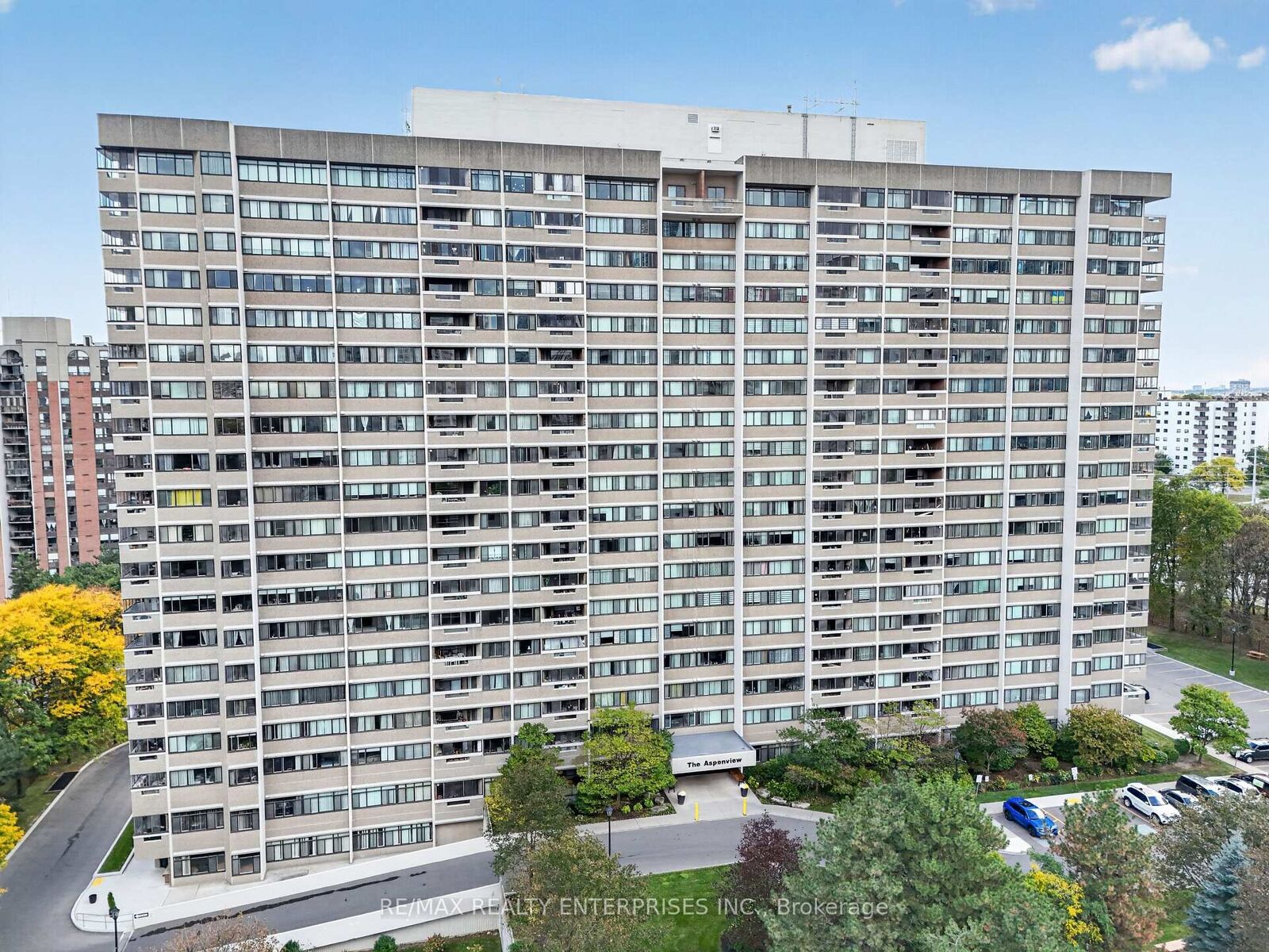 Property Photo:  50 Elm Drive E 610  ON L5A 3X2 