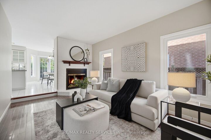 Property Photo:  8 Gardenia Way  ON L7C 1B2 