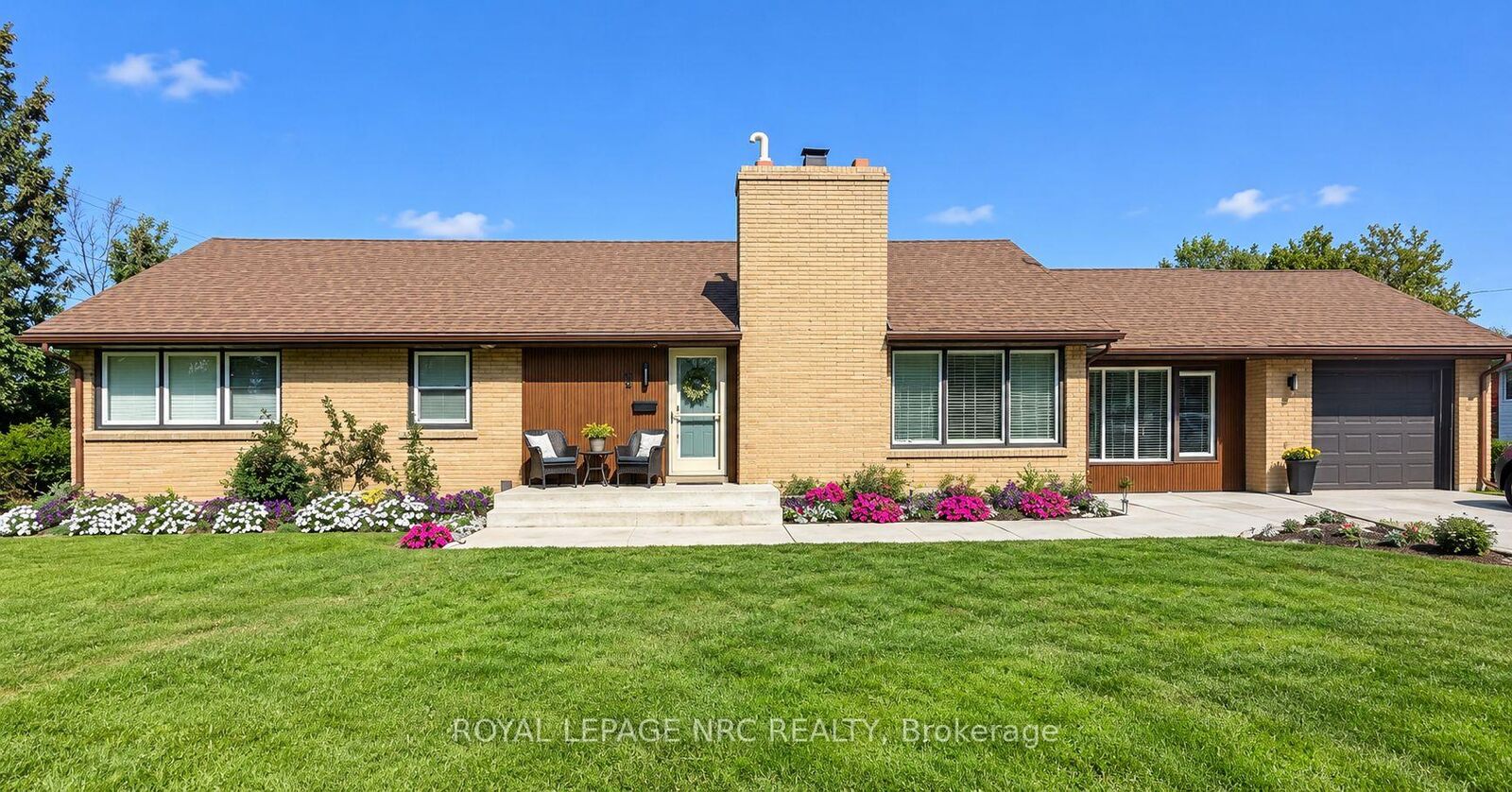 Property Photo:  24 Munro Street  ON L2V 2V8 
