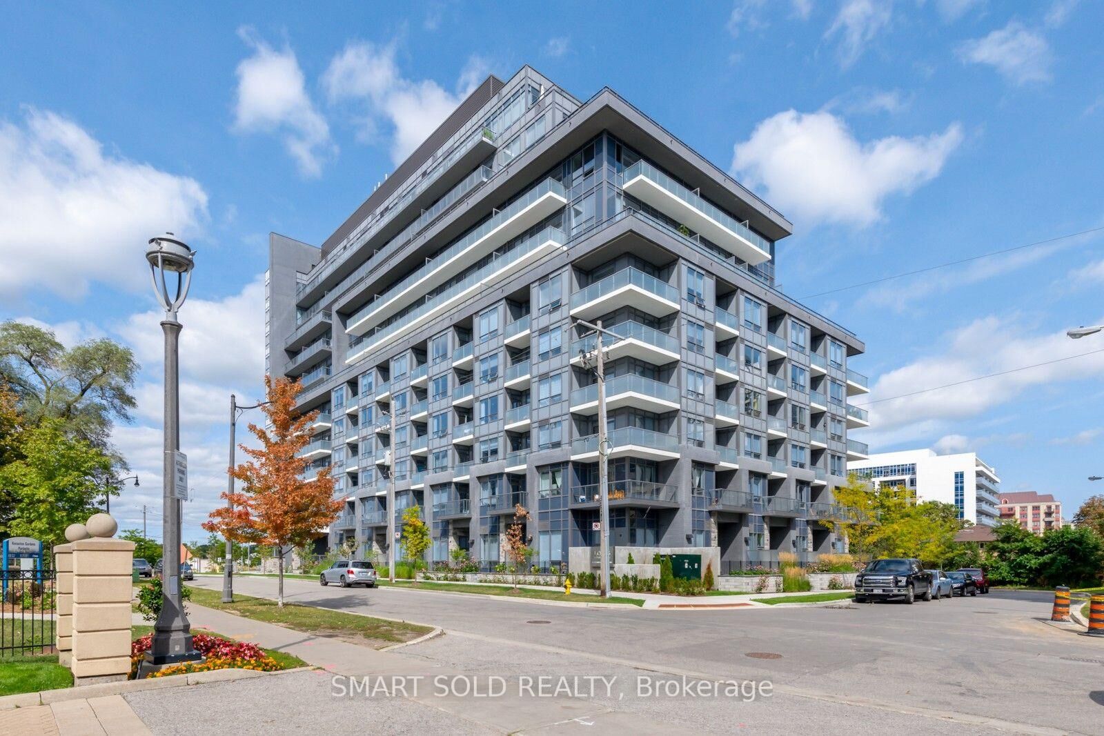 Property Photo: 7 Kenaston Gardens 603 ON M2K 0E9