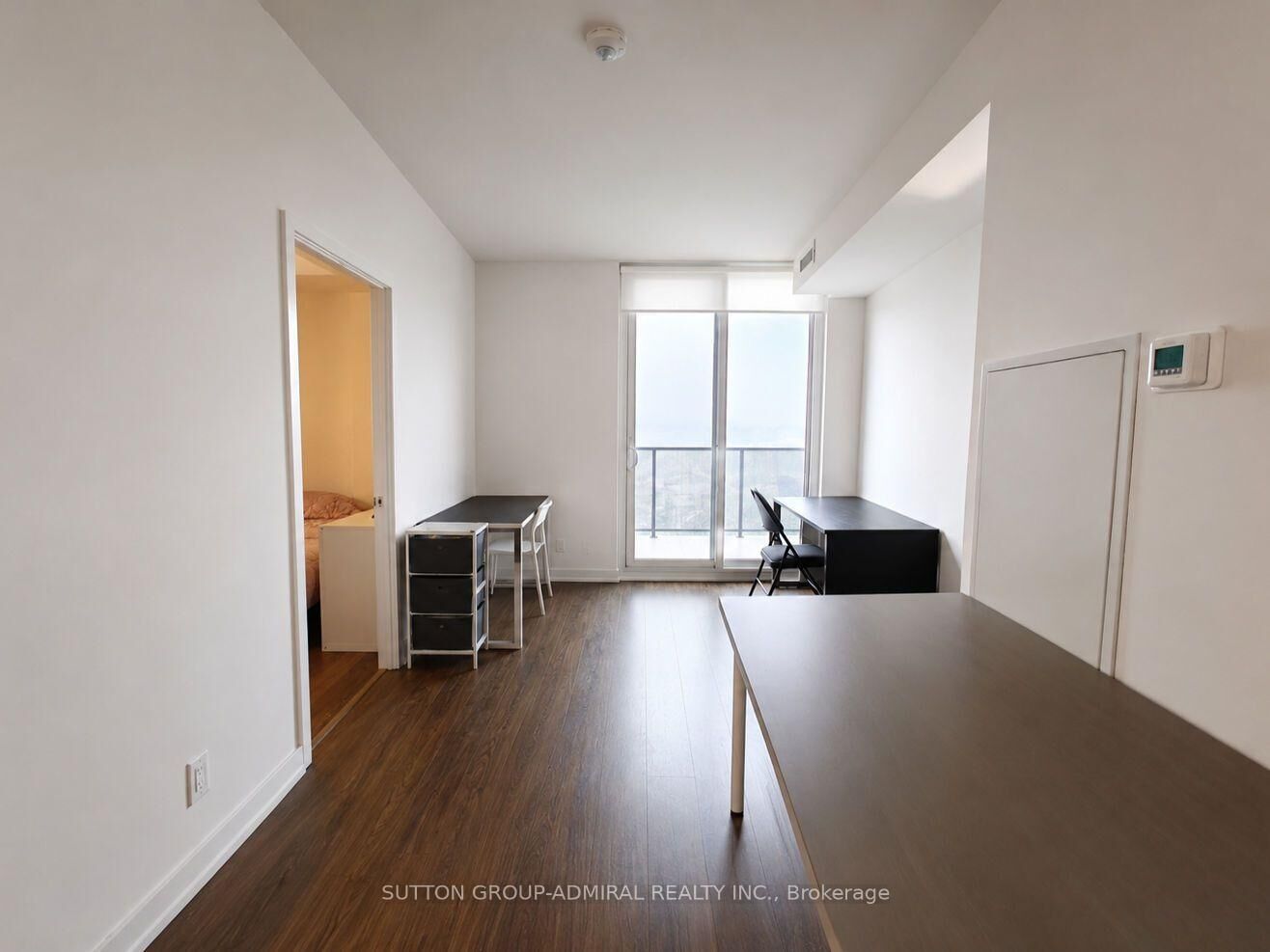 Property Photo:  30 Tretti Way 913 (Room 1)  ON M3H 0E3 