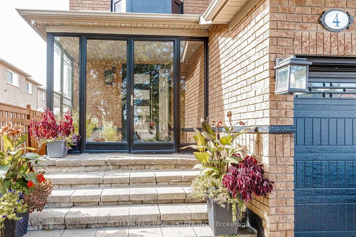 Property Photo: 4 Martineau Road ON L6P 1H2