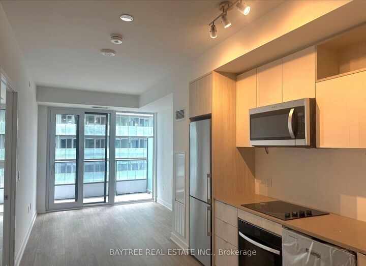 Property Photo:  70 Princess Street 2214  ON M5A 0X6 