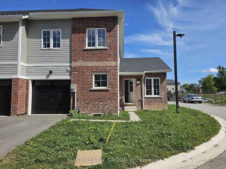 Property Photo:  122 Highriver Trail 36  ON L3C 0H6 
