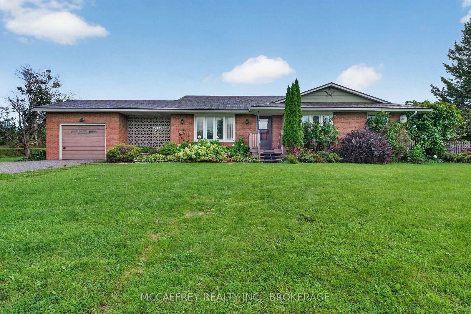 Property Photo:  2572 County Rd 1 N/A E  ON K7R 3L2 