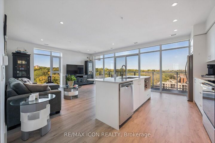 Property Photo:  15 Glebe Street 902  ON N1S 0C3 