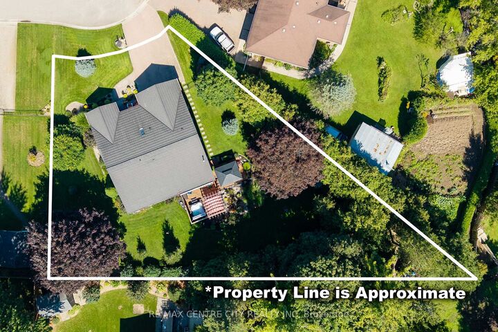 Property Photo:  252 Mill Pond Crescent  ON N7G 3R1 