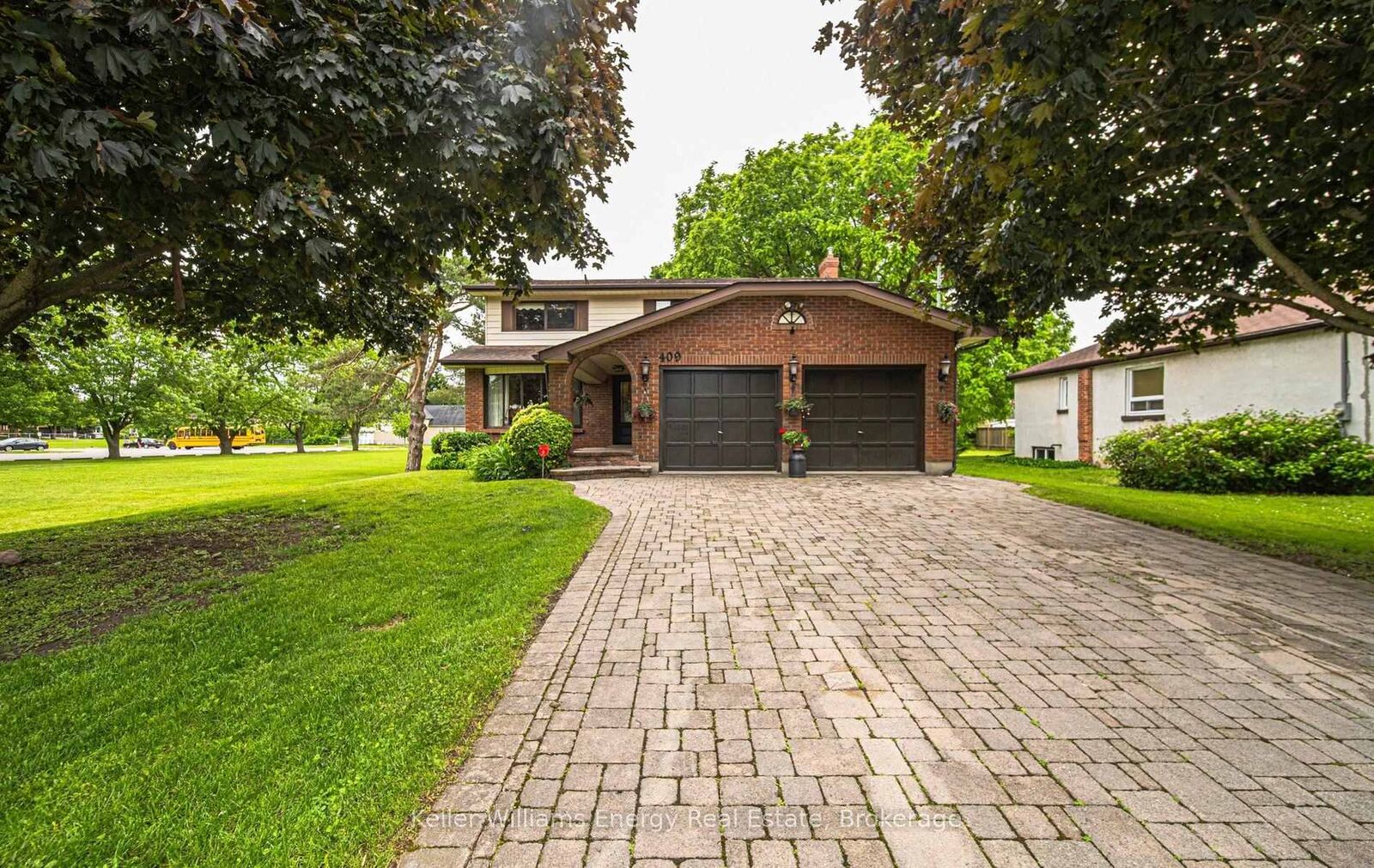 Property Photo:  409 Gilbert Street E  ON L1N 1R6 