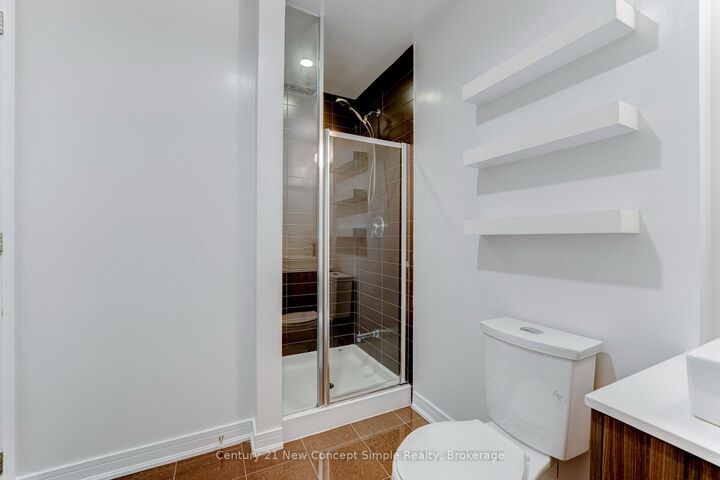 Property Photo:  9205 Yonge Street 210  ON L4C 1V5 
