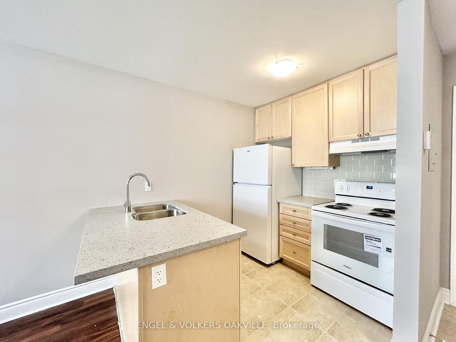 Property Photo:  9 Thirty Third Street 106  ON M8W 3G7 