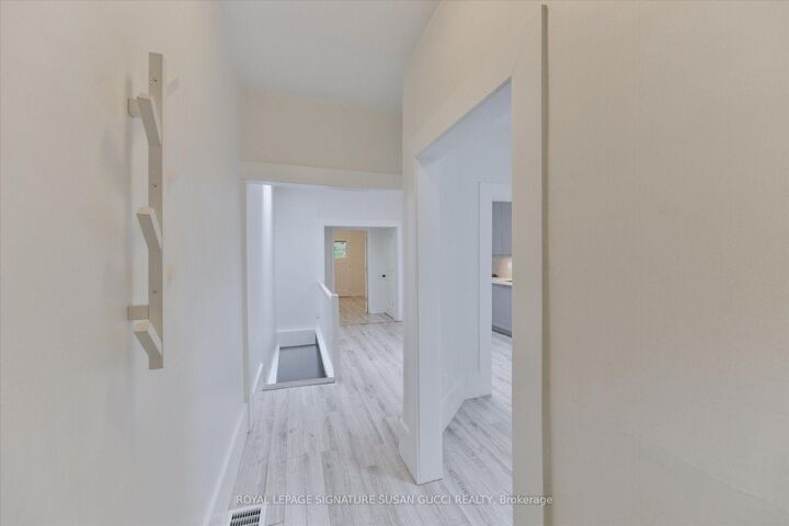 Property Photo:  233 Cedarvale Avenue  ON M4C 4K3 