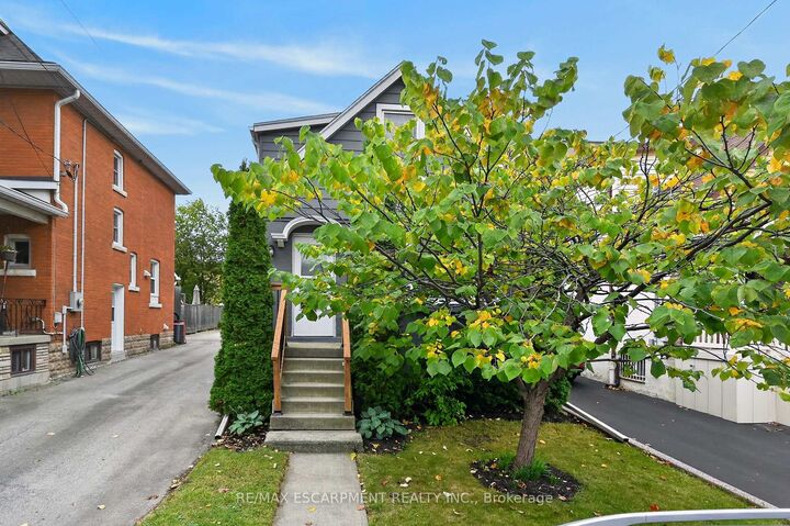 Property Photo:  247 Homewood Avenue  ON L8P 2M7 