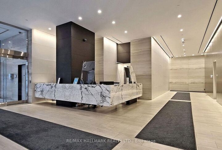 Property Photo: 7 Grenville Street 5207 ON M4Y 1W9