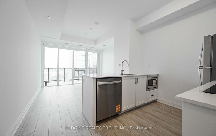 Property Photo:  1035 Southdown Road 1414  ON L5J 0A2 