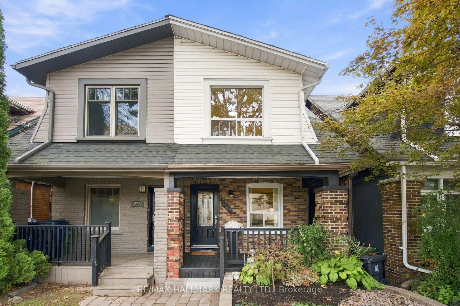 Property Photo:  610 Coxwell Avenue  ON M4C 3B6 