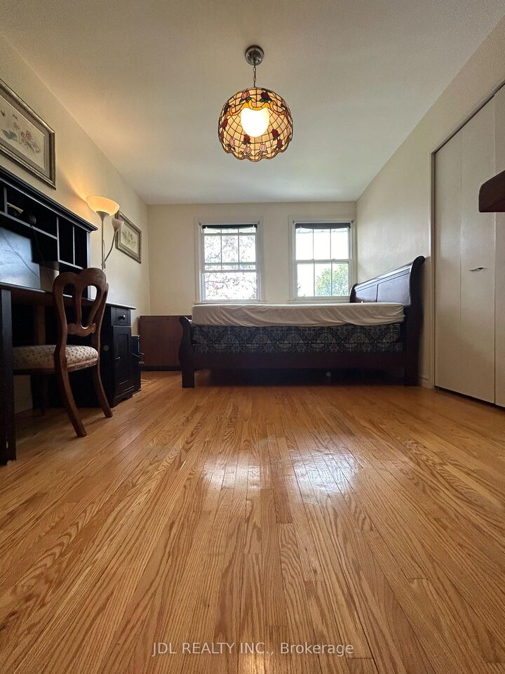 Property Photo:  3 Butterfield Dr Drive One Bedroom A 2nd Floor  ON M3A 2L9 