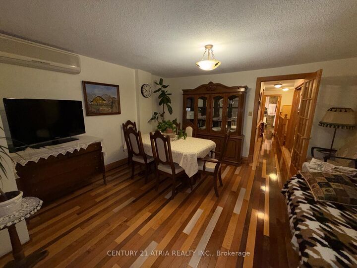 Property Photo:  74 Millicent Street  ON M6H 1W4 