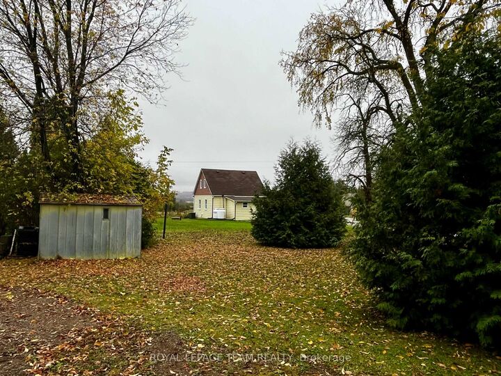 Property Photo:  133 Enright Road  ON K7V 3Z6 