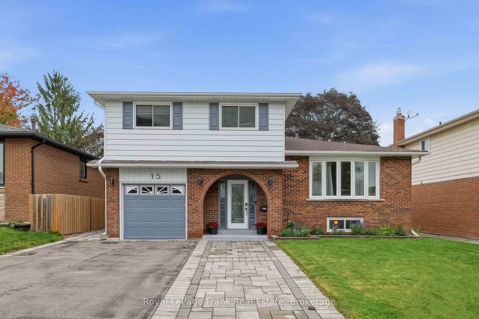 Property Photo:  15 Hillier Street  ON L1C 3S5 
