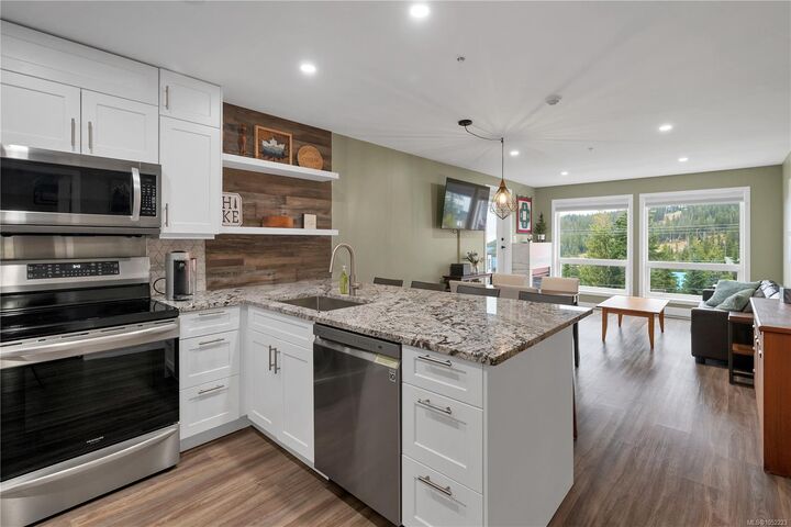 Property Photo:  1201 Henry Rd #506  BC V9J 1L0 