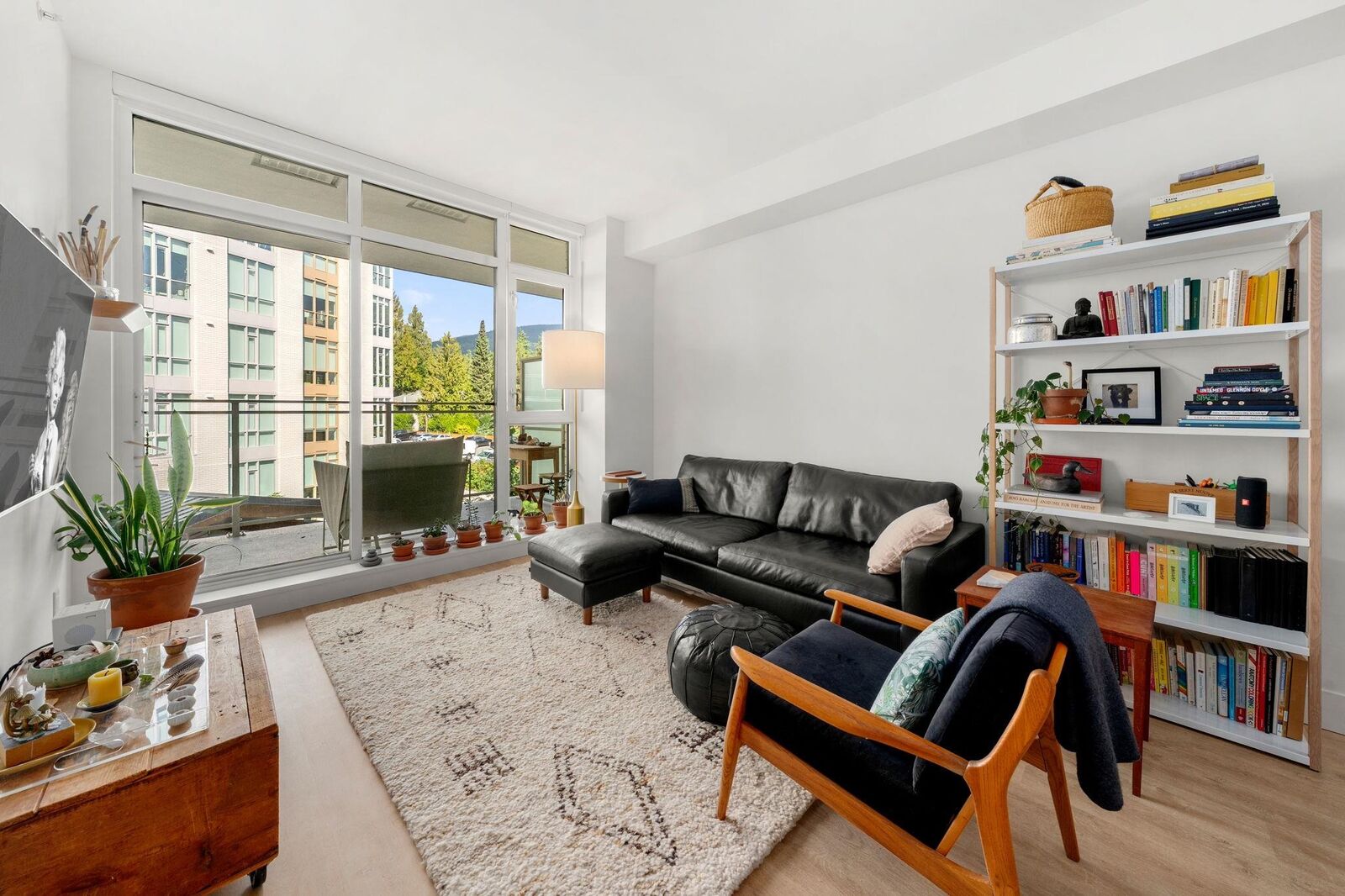 Property Photo: 2385 Emery Court 405 BC V7J 0G1